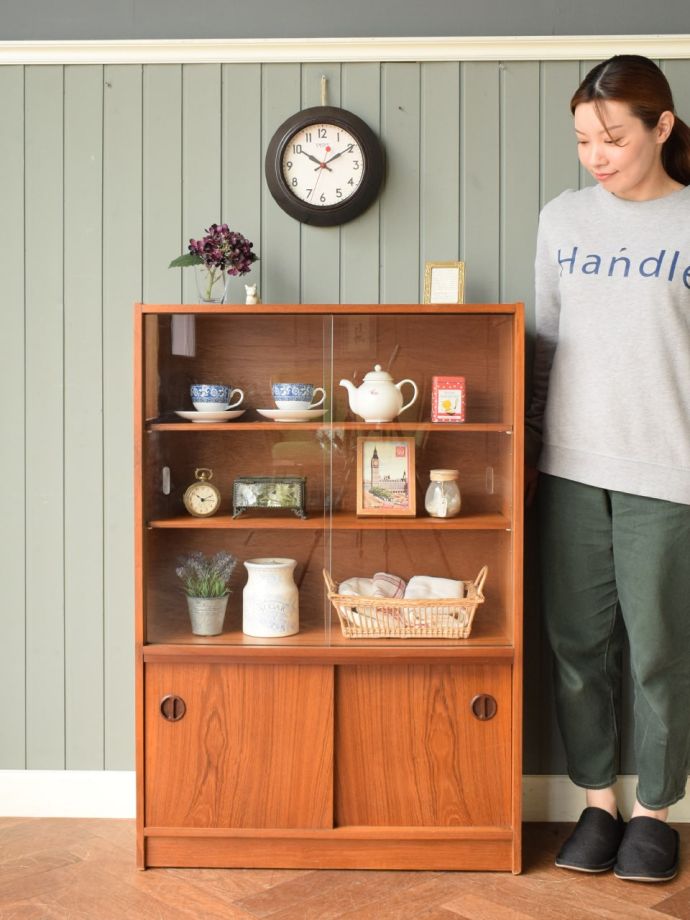 北欧スタイルのビンテージキャビネット