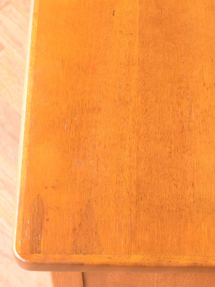 アンティークデスクの木目