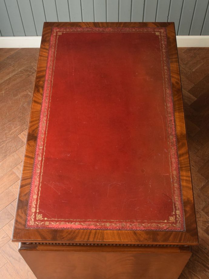 書斎机の美しい天板