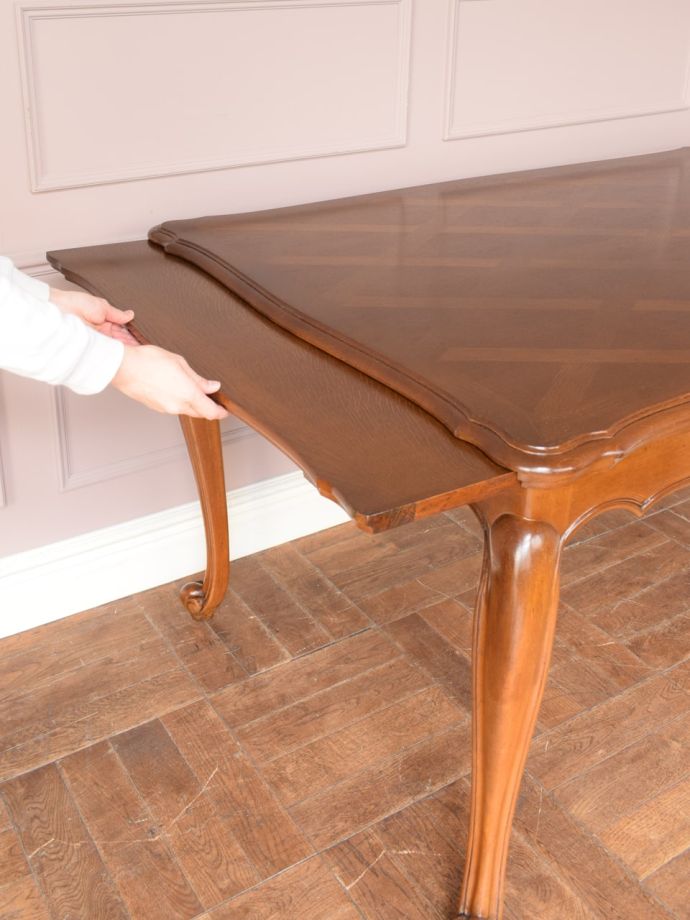 伸長式テーブルのサイズ変更方法