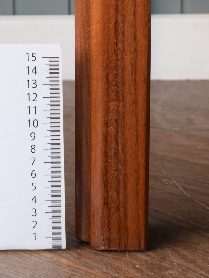 G-PLANのテーブルの足