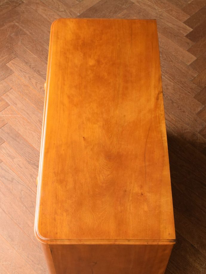 アンティークチェストの天板