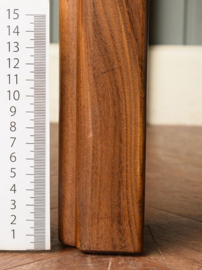 G-PLANのテーブルの足