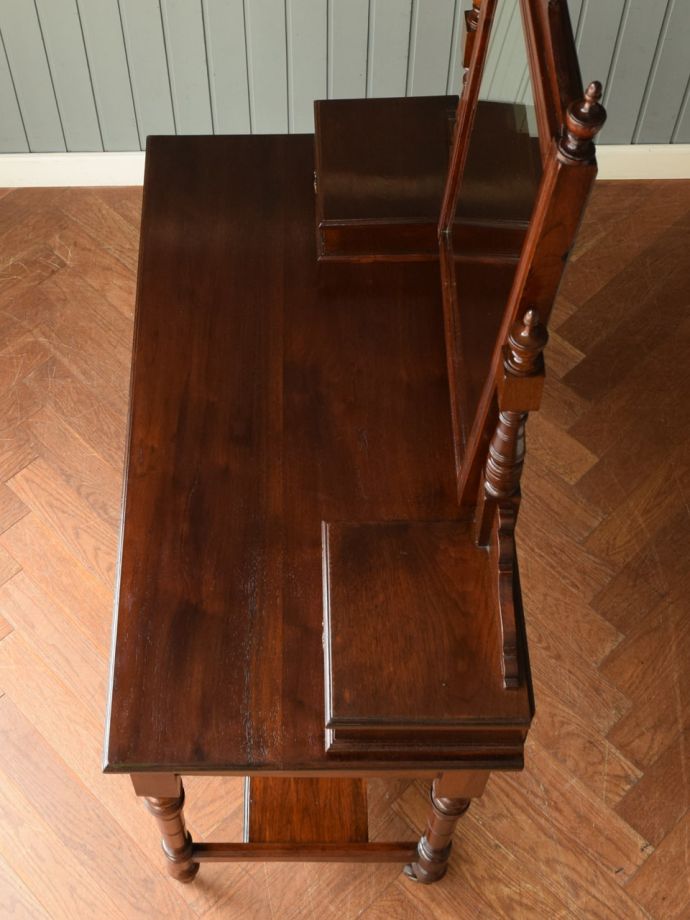 アンティークドレッサーの天板