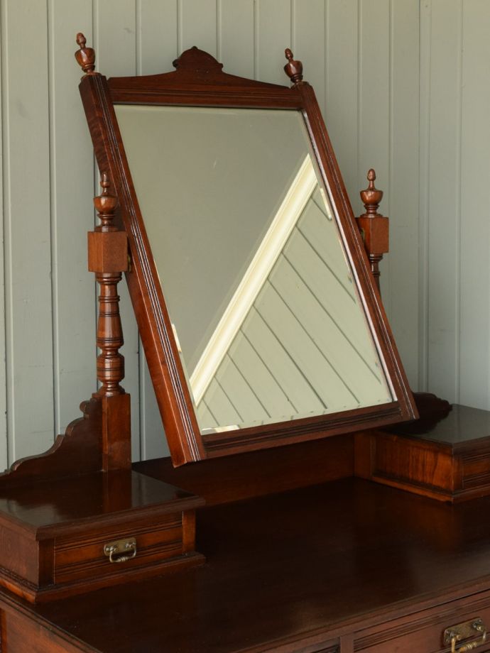 ドレッサーの鏡