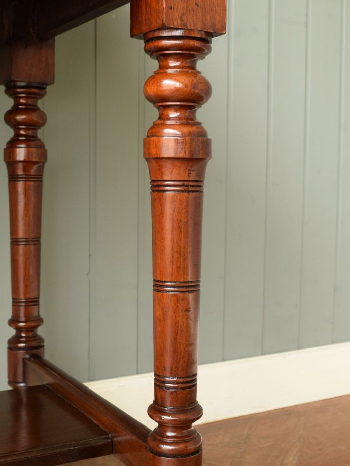 ドレッサーの装飾