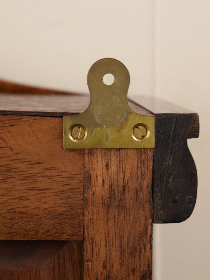 ウォールキャビネットのフック