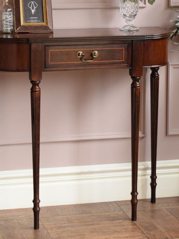 美しい木目のコンソールテーブル