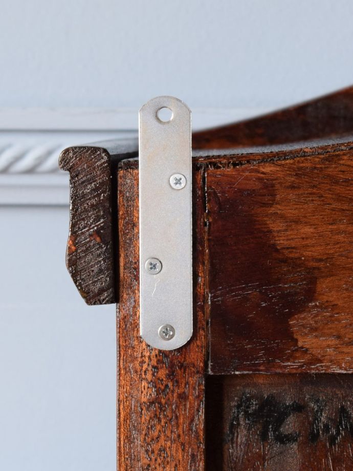 ウォールキャビネットのフック