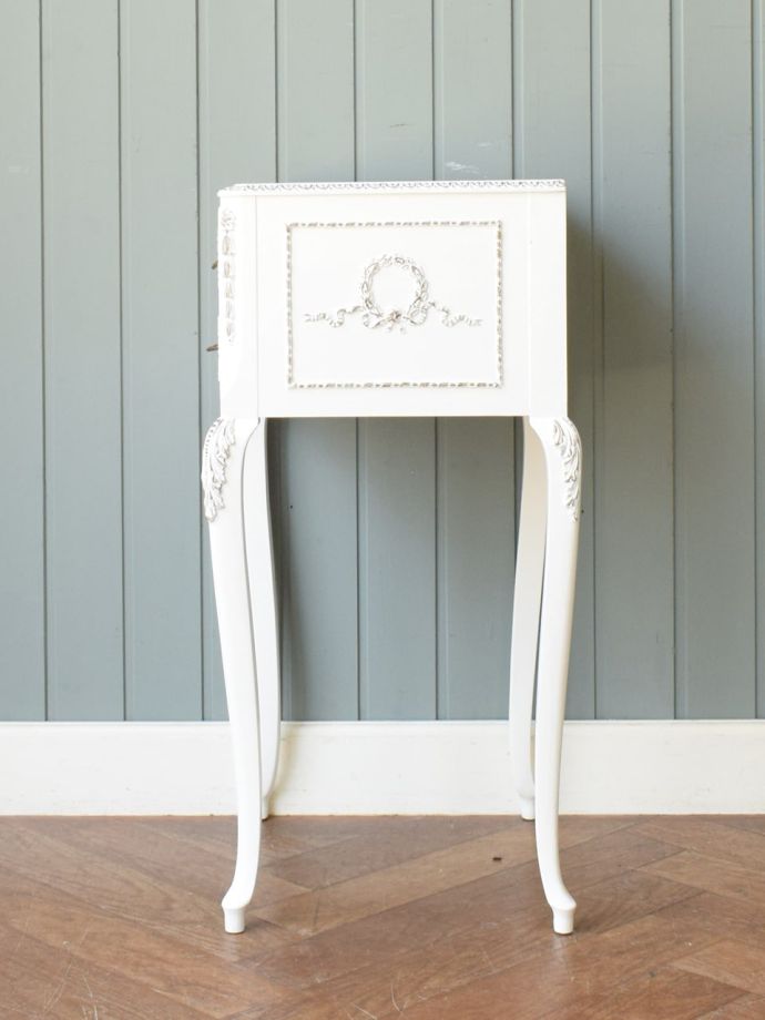 チェストの側面