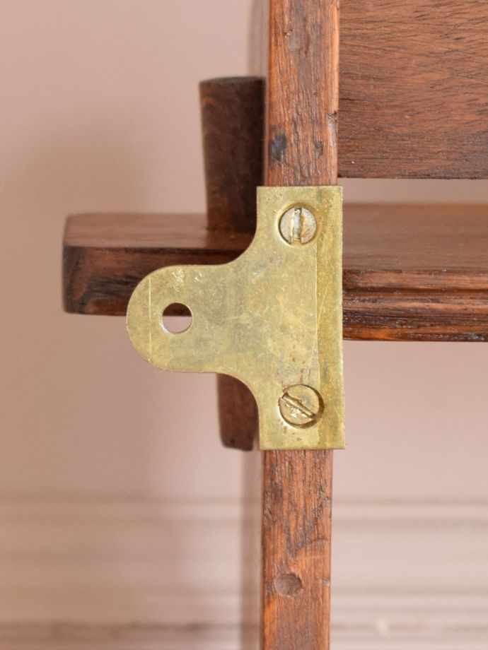 アンティークシェルフの金具