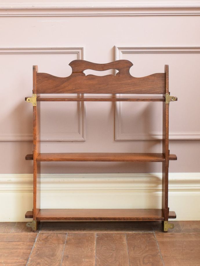 ウォールシェルフの裏