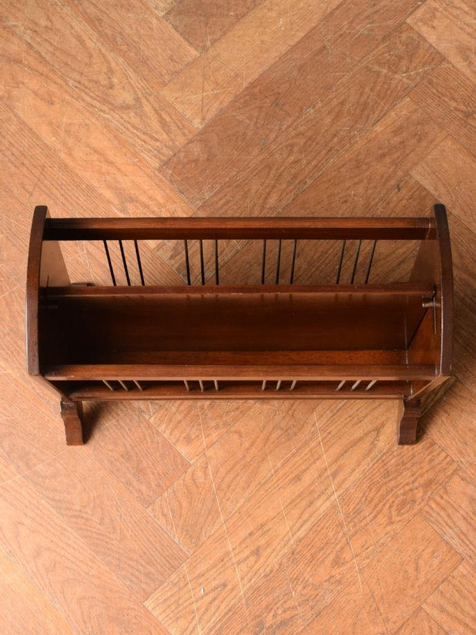 マガジンラックの中