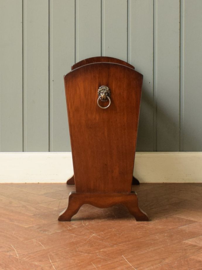 マガジンラックの側面