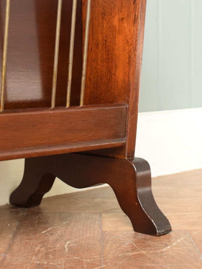 マガジンラックの脚