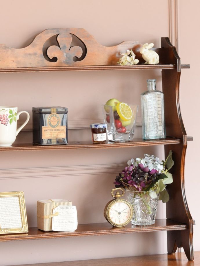 おしゃれなウォールシェルフ