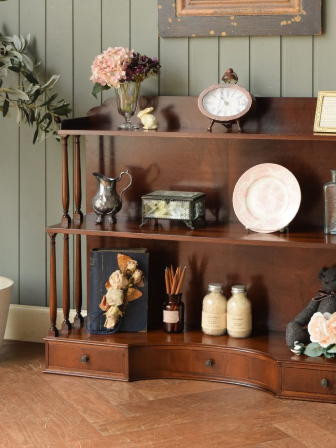 おしゃれなウォールシェルフ