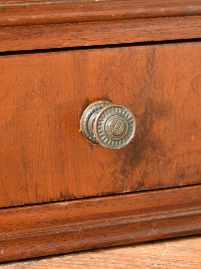 シェルフの取っ手