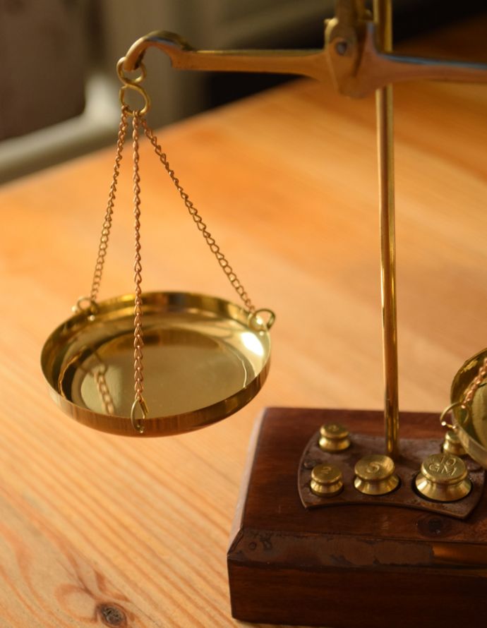 英国アンティーク雑貨、真鍮製の小さな天秤はかり(m-1245-z