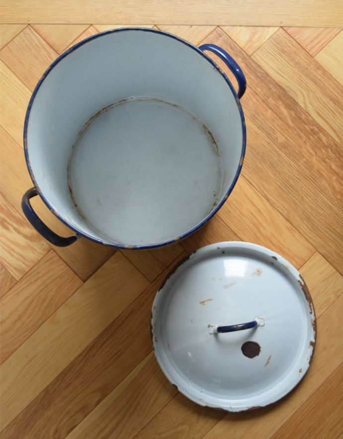 アンティークのホーロー雑貨