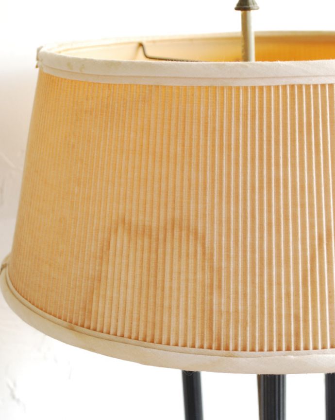 スタンドライト 照明・ライティング ホテル気分を感じられるアンティークベッドサイドテーブルランプ(シェード付き)(E26球×2) 。新品ではないので、多少のキズや汚れは必ずありますので、ご了承ください。(m-1477-z)