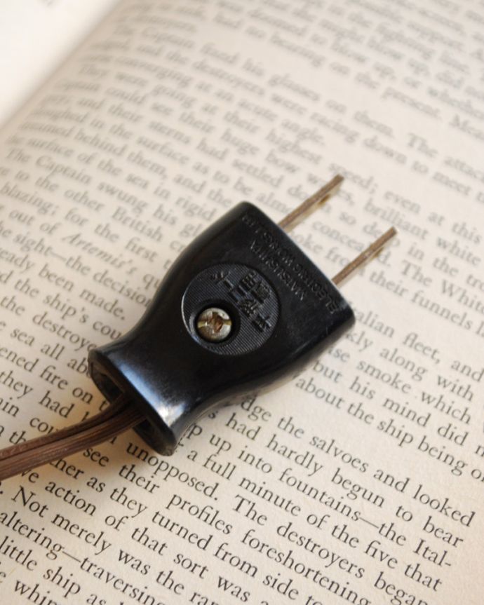 スタンドライト 照明・ライティング ホテル気分を感じられるアンティークベッドサイドテーブルランプ(シェード付き)(E26球×2) 。コンセントで簡単につなぐだけです。(m-1477-z)