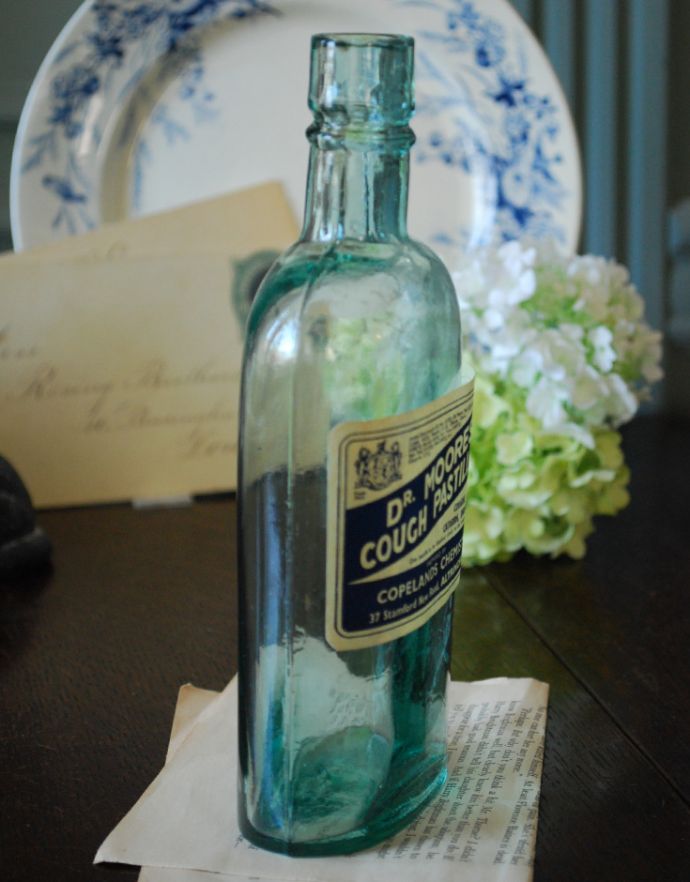 おしゃれなアンティークガラス雑貨