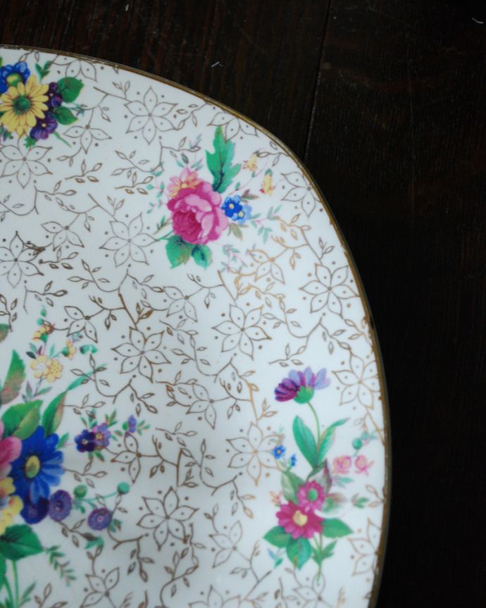 アンティーク 陶磁器の雑貨　アンティーク雑貨　ミッドウィンター社のスタイルクラフト、アンティーク「チンツ」コンポート（ケーキスタンド）。上から見ると美しいデザインアンティークのため、多少の欠け・傷がある場合がありますが、使用上問題はありませんので、ご了承下さい。(m-1544-z)