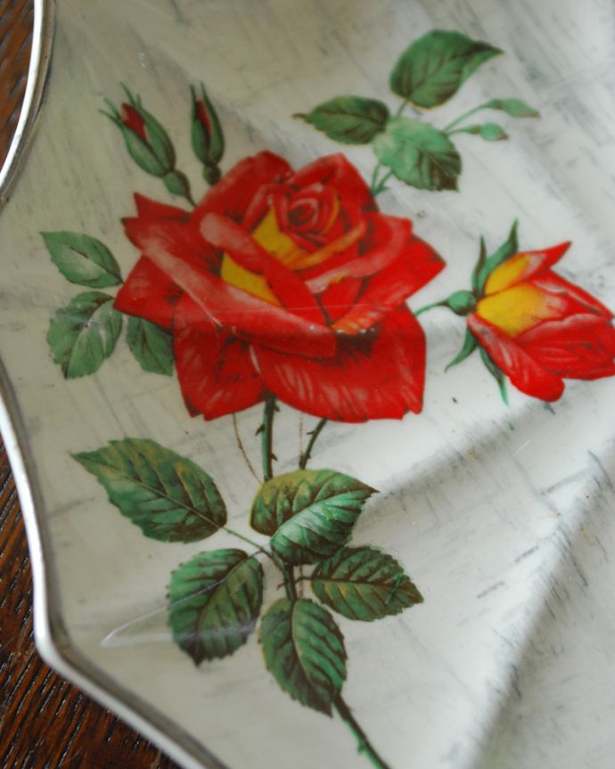 アンティーク 陶磁器の雑貨 アンティーク雑貨 イギリス製アンティーク雑貨、ミッドウィンター社のアンブレラケーキスタンド(ローズ)。アンティークなので多少のキズ・汚れがある場合があります。(m-1546-z)