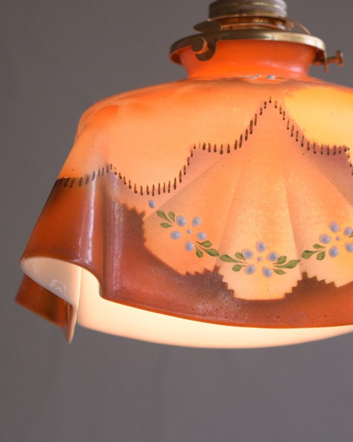 ペンダントライト　照明・ライティング　布シェードのような立体感、アンティークペンダントライト（コード・シャンデリア球・ギャラリーA付き）。。(m-1742-z)