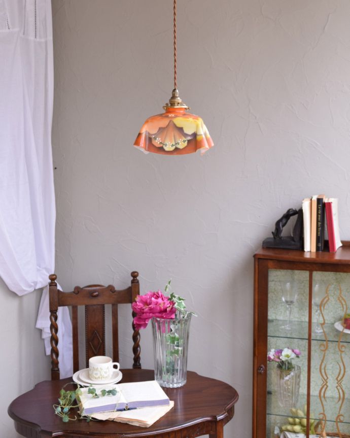 ペンダントライト　照明・ライティング　布シェードのような立体感、アンティークペンダントライト（コード・シャンデリア球・ギャラリーA付き）。。(m-1742-z)