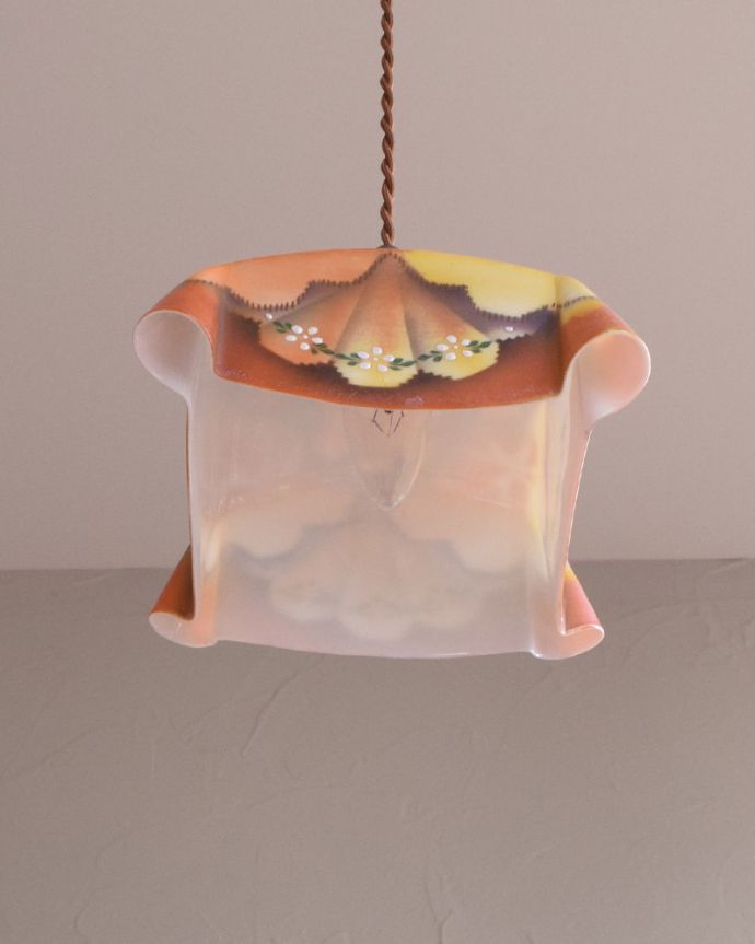 ペンダントライト　照明・ライティング　布シェードのような立体感、アンティークペンダントライト（コード・シャンデリア球・ギャラリーA付き）。。(m-1742-z)