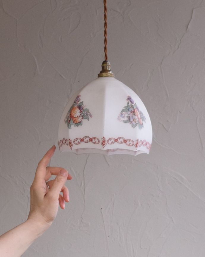 ペンダントライト　照明・ライティング　イギリス輸入のアンティークランプシェード（コード・シャンデリア電球・ギャラリーなし）。。(m-1788-z)