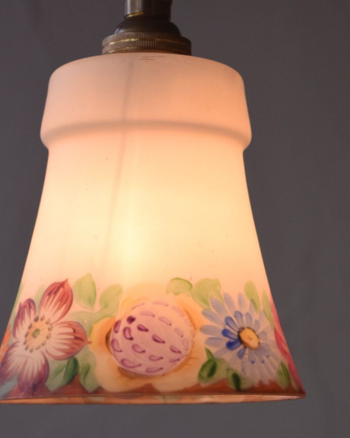ペンダントライト　照明・ライティング　お花が満開！アンティークペンダントライト（コード・シャンデリア電球・ギャラリーなし）。。(m-1790-z)