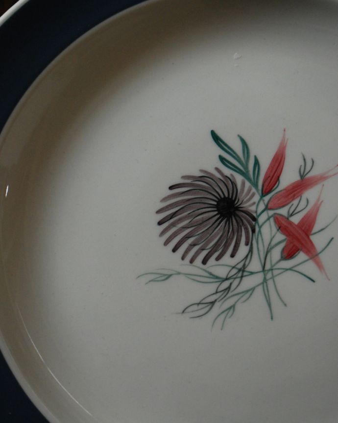 スージークーパー アンティーク雑貨 イギリスのヴィンテージ食器、スージークーパーの「ブルーダリア」ディナープレート。めずらしいスージークーパーが欲しい方に日本ではあまり見かけることがないレアなデザイン「ブルーダリア」。(m-1824-z)