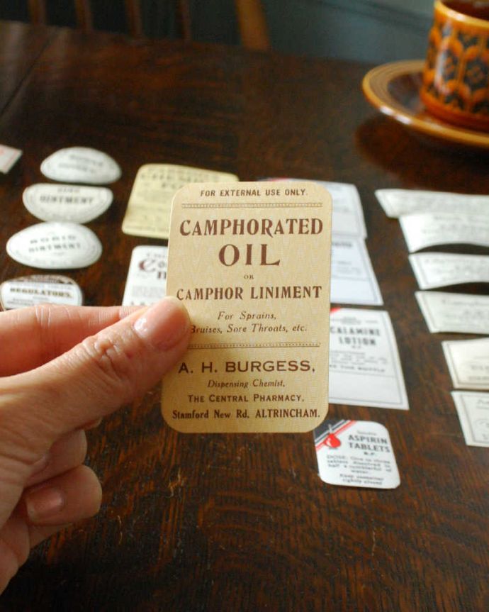 イギリスのアンティークラベル