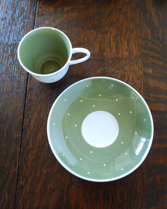 スージークーパー　アンティーク雑貨　スージークーパー（レイズドスポットシリーズ）、ボーンチャイナのカップ＆ソーサー。上から見るとこんな感じです状態のいいものだけを選んでいますが、アンティークなのでキズや欠けがある場合があります。(m-1918-z)