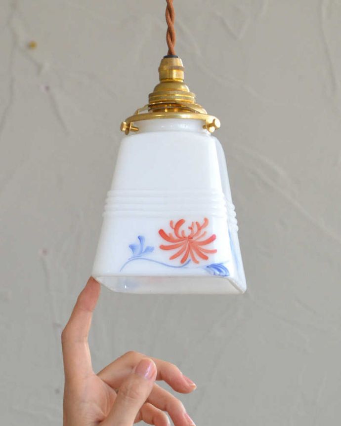 ペンダントライト　照明・ライティング　和のテイストにも合うアンティークペンダントライト（コード・シャンデリア電球・ギャラリーA付き）。。(m-1965-z)