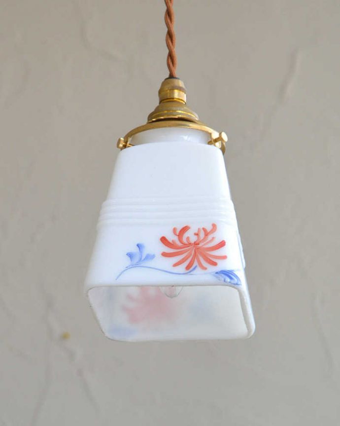 ペンダントライト　照明・ライティング　和のテイストにも合うアンティークペンダントライト（コード・シャンデリア電球・ギャラリーA付き）。。(m-1965-z)