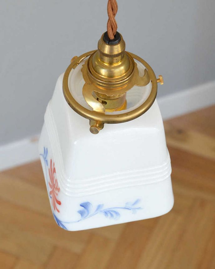 ペンダントライト　照明・ライティング　和のテイストにも合うアンティークペンダントライト（コード・シャンデリア電球・ギャラリーA付き）。。(m-1965-z)