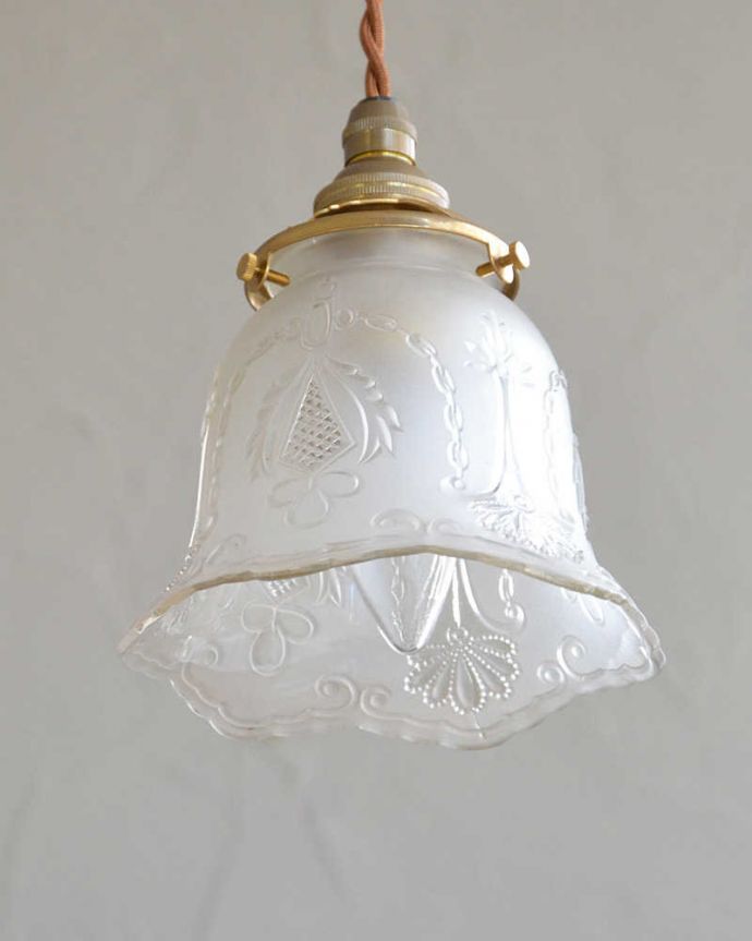 ペンダントライト　照明・ライティング　大人っぽいチェーンのデザイン、アンティークシェードペンダントライト（コード・シャンデリア電球・ギャラリーA付き）。。(m-1969-z)