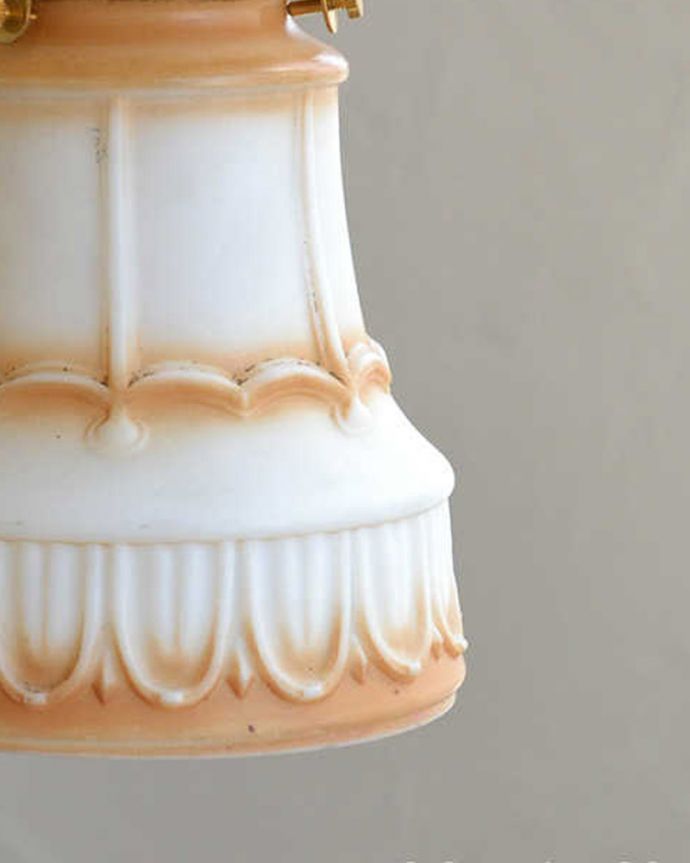 ペンダントライト　照明・ライティング　形もお洒落なオレンジのアンティークペンダントライト（コード・シャンデリア電球・ギャラリーA付き）。。(m-1972-z)