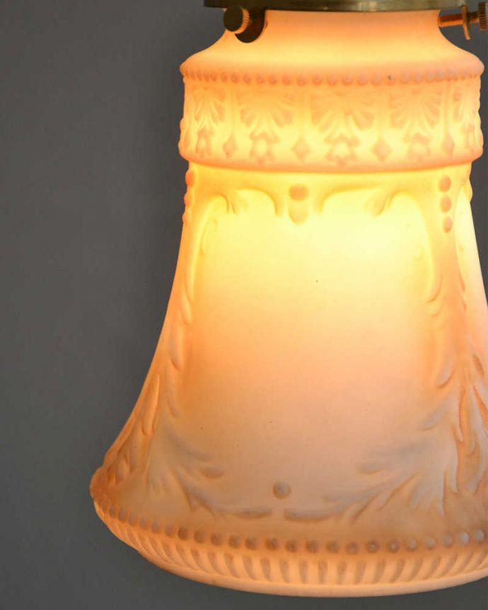 ペンダントライト　照明・ライティング　ギリシャ彫刻のようなアンティークペンダントライト（コード・シャンデリア電球・ギャラリーA付き）。。(m-1977-z)