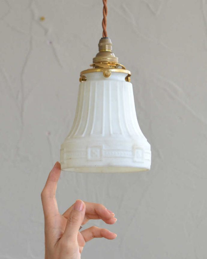 ペンダントライト　照明・ライティング　大人っぽいシックなアンティークペンダントライト（コード・シャンデリア電球・ギャラリーA付き）。。(m-1978-z)