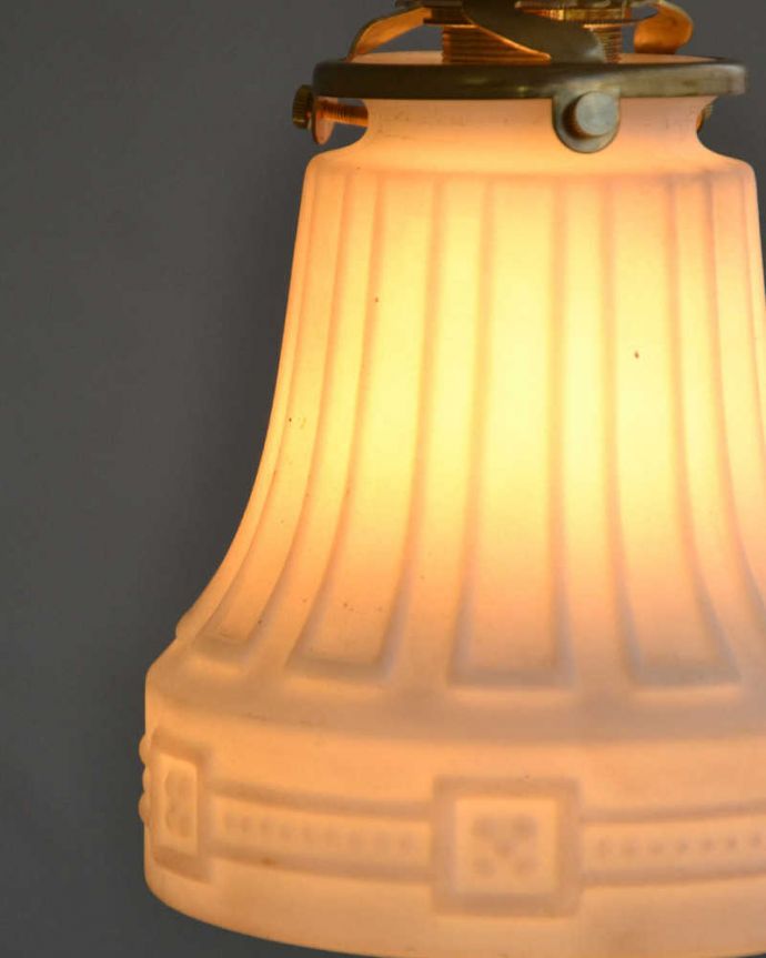 ペンダントライト　照明・ライティング　大人っぽいシックなアンティークペンダントライト（コード・シャンデリア電球・ギャラリーA付き）。。(m-1978-z)