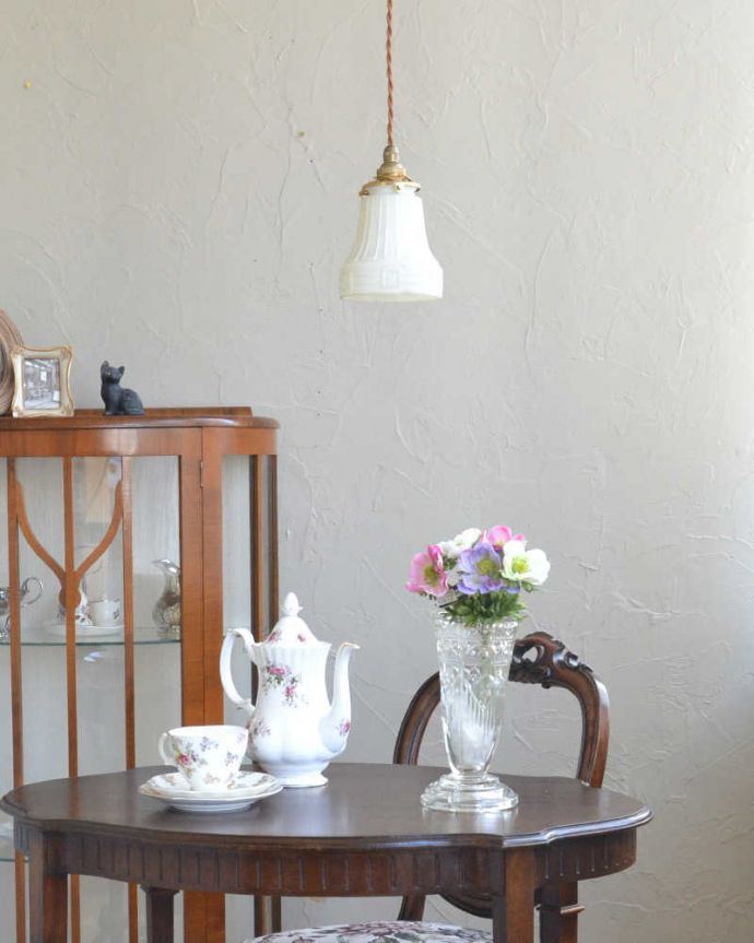 ペンダントライト　照明・ライティング　大人っぽいシックなアンティークペンダントライト（コード・シャンデリア電球・ギャラリーA付き）。。(m-1978-z)