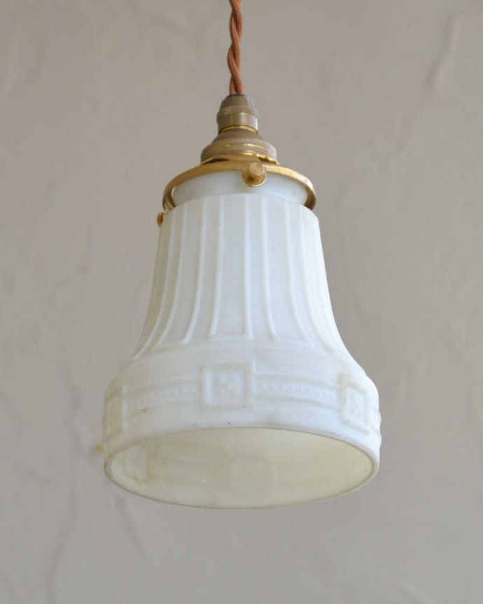 ペンダントライト　照明・ライティング　大人っぽいシックなアンティークペンダントライト（コード・シャンデリア電球・ギャラリーA付き）。。(m-1978-z)