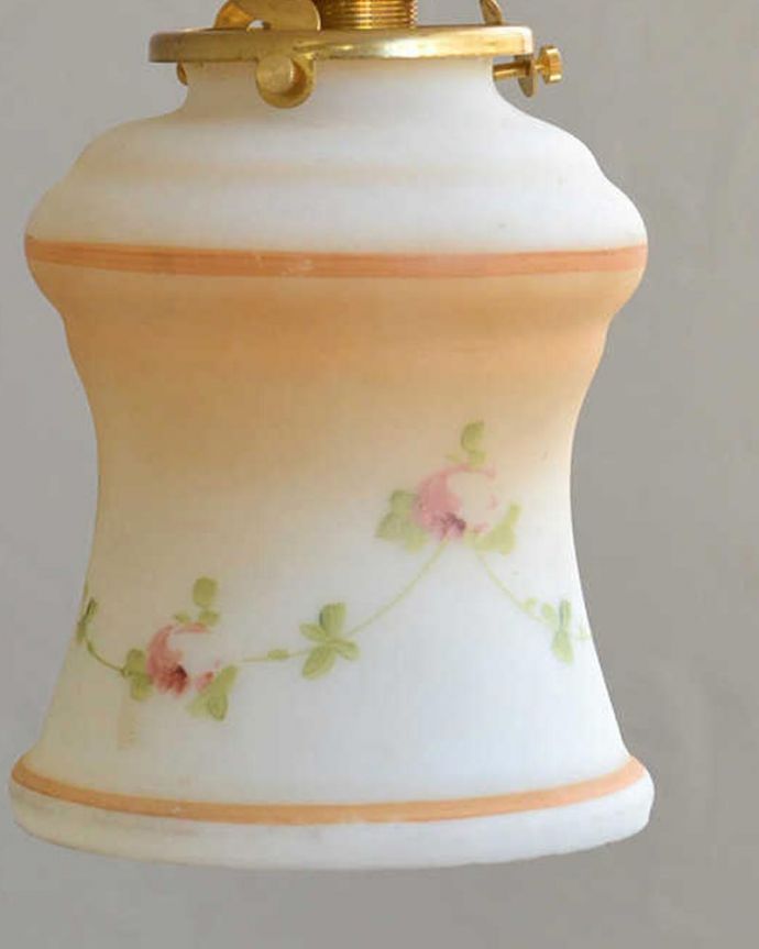 ペンダントライト 照明・ライティング 小花が可愛いアンティークペンダントライト(コード・シャンデリア電球・ギャラリーA付き)。アンティークらしいデザインこだわりたい方におススメのアンティークのシェード。(m-1982-z)