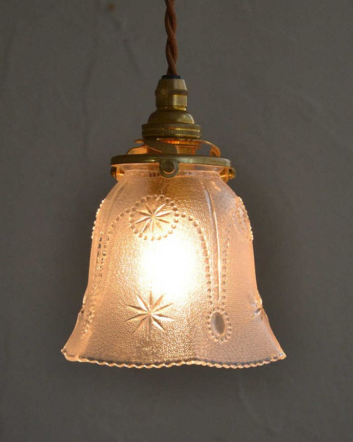 ペンダントライト　照明・ライティング　お星さまみたいに可愛いアンティークシェードペンダントライト（コード・シャンデリア電球・ギャラリーA付き）。。(m-1984-z)
