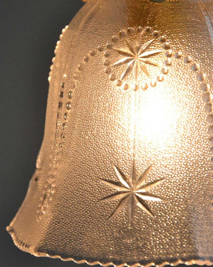 ペンダントライト　照明・ライティング　お星さまみたいに可愛いアンティークシェードペンダントライト（コード・シャンデリア電球・ギャラリーA付き）。。(m-1984-z)